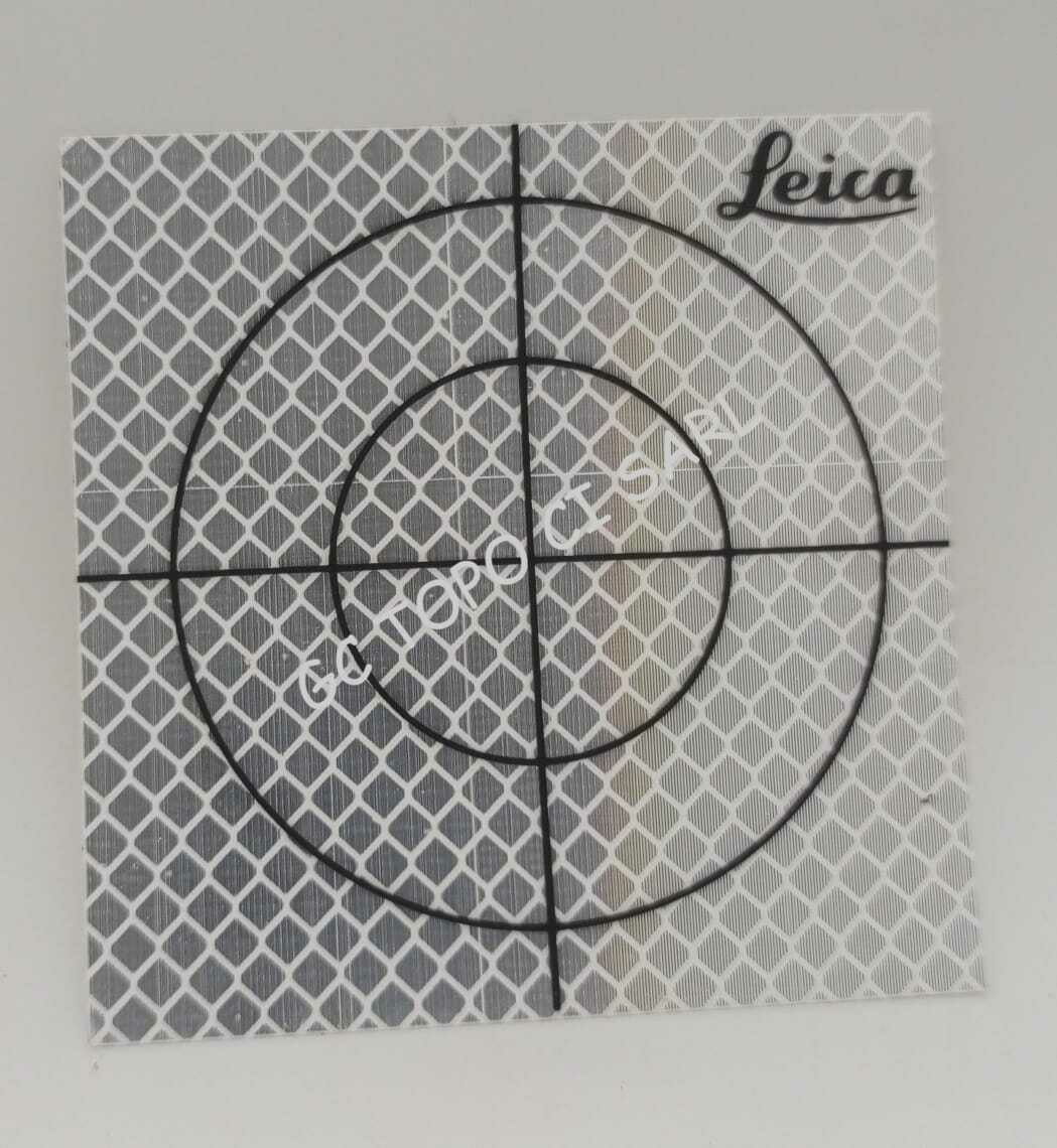 Cible réfléchissante auto adhésive 40mm x 40mm